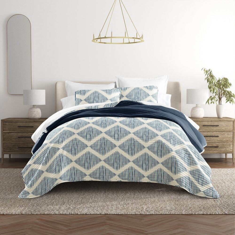 NEW! Casual Comfort iEnjoy Distressed Diamond Patterned Reversible Quilt 3PC Set